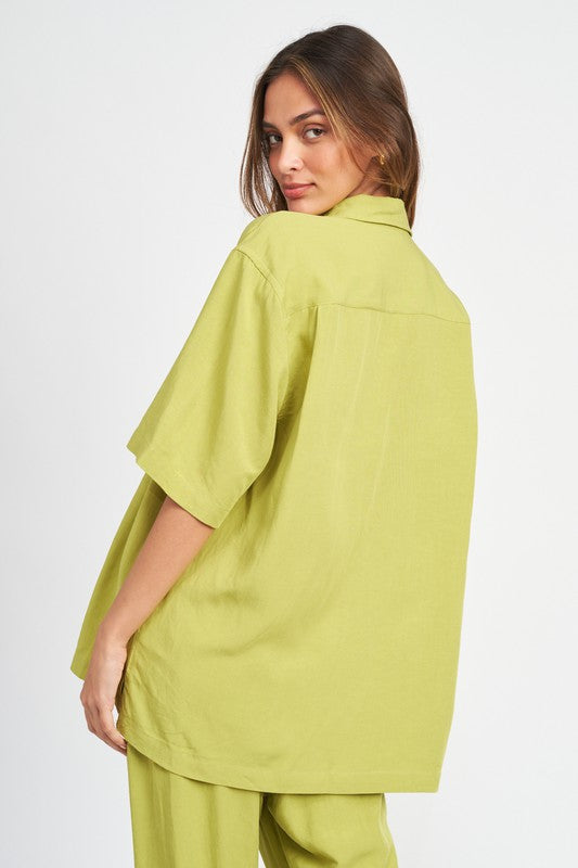 BUTTON UP OVERSIZED SHORT SLEEVE SHIRT - Evolve Elegance Boutique
