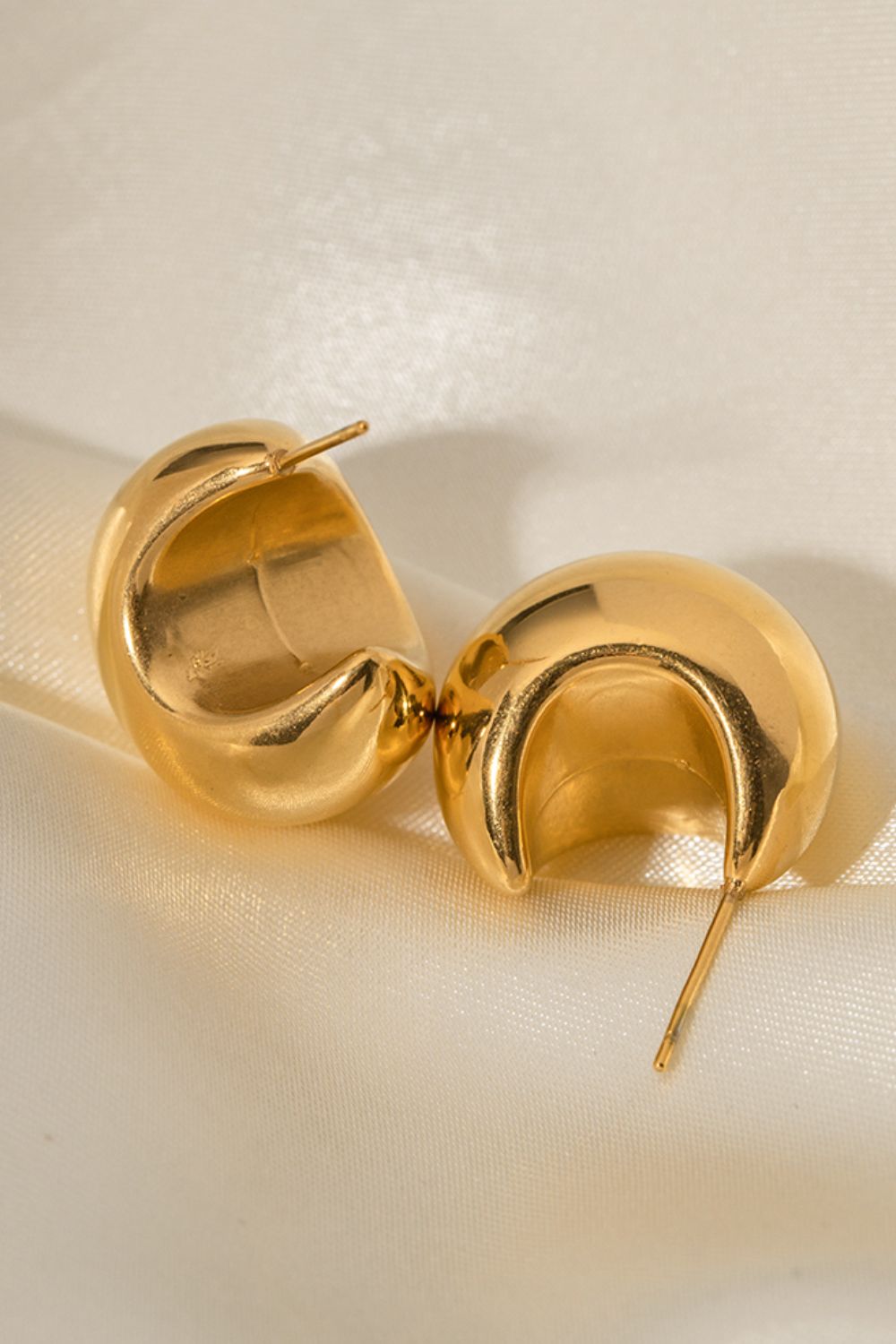 STAINLESS STEEL C-HOOP EARRINGS - Evolve Elegance Boutique